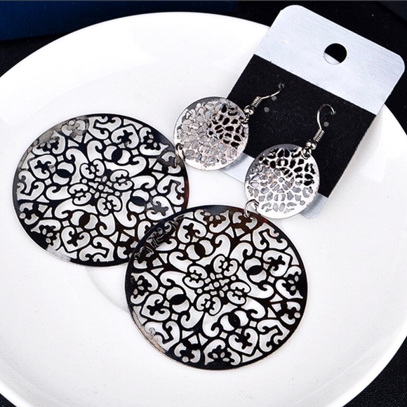 2/$20! Large Gunmetal Lasered Disc Earrings - Picture 5 of 9